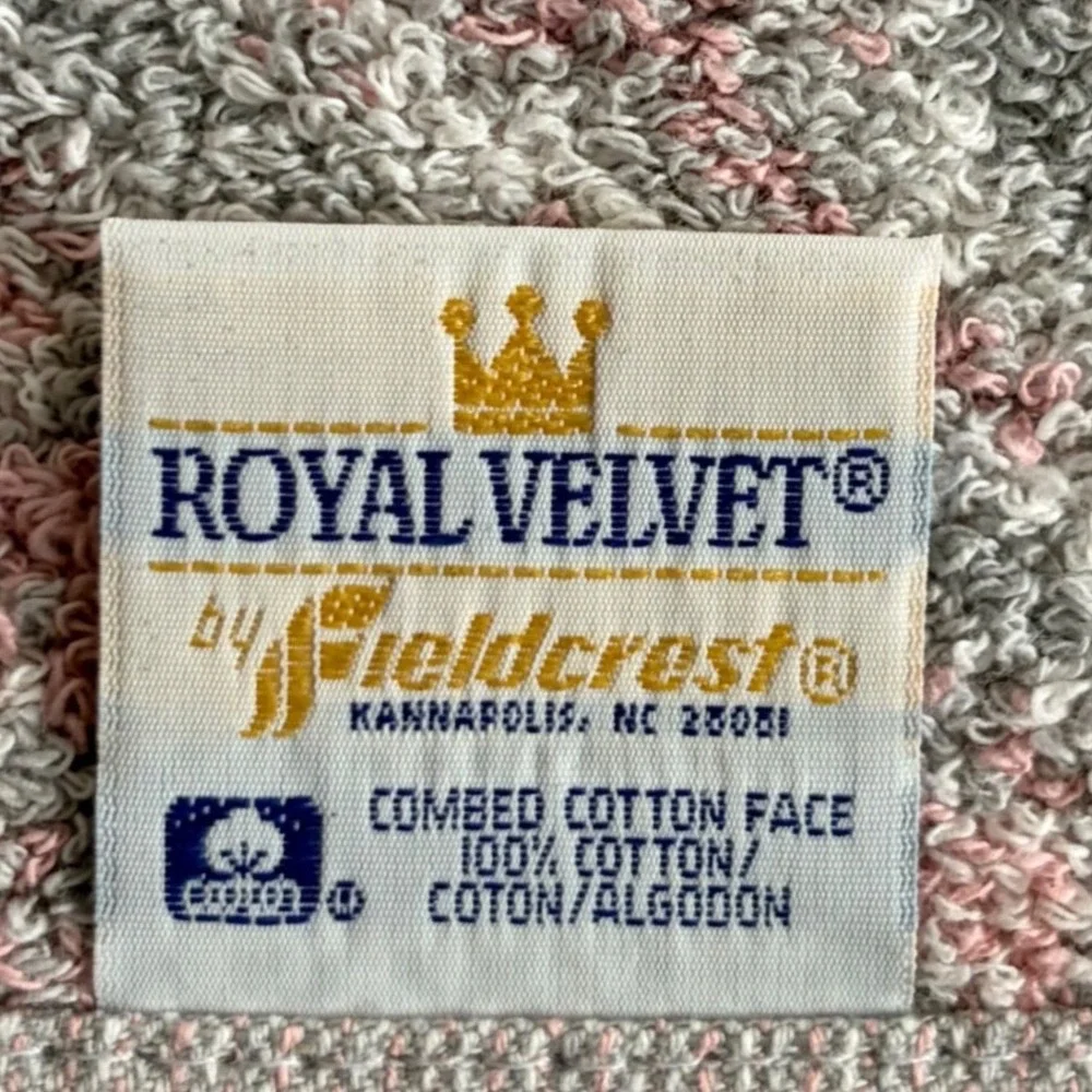 Royal Velvet Fieldcrest Paisley Bath Towel 49x27.5 Pink Grey 100% Cotton VTG USA
